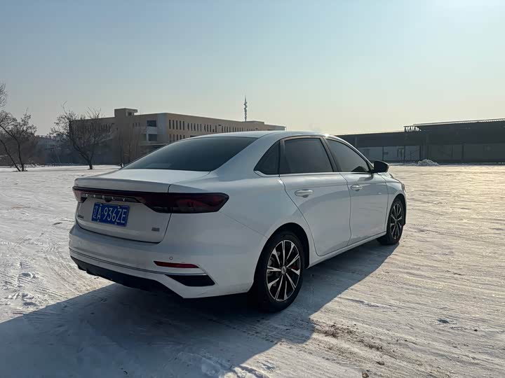 Geely Emgrand 2026 2026款 第4代 400万纪念款 1.5L CVT超越型