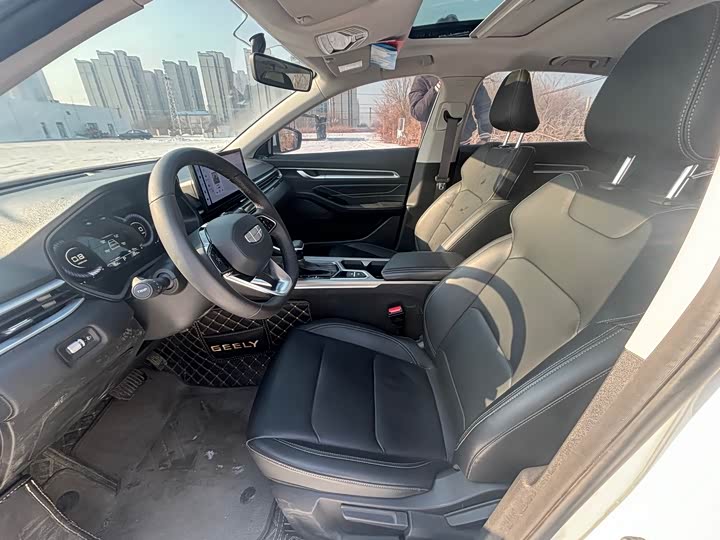 Geely Emgrand 2026 2026款 第4代 400万纪念款 1.5L CVT超越型