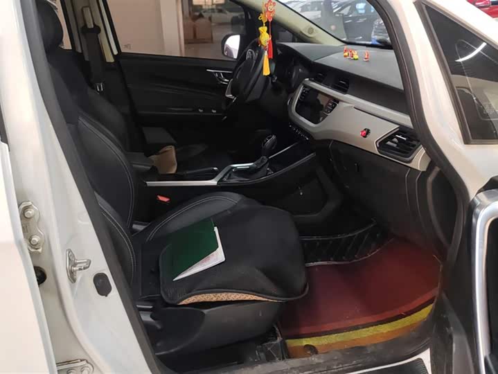 Geely Vision X3 2021 2021款 PRO 1.5L CVT尊贵型