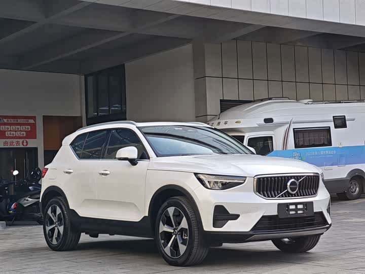 Volvo XC40 2024 2024款 B4 四驱智远豪华版