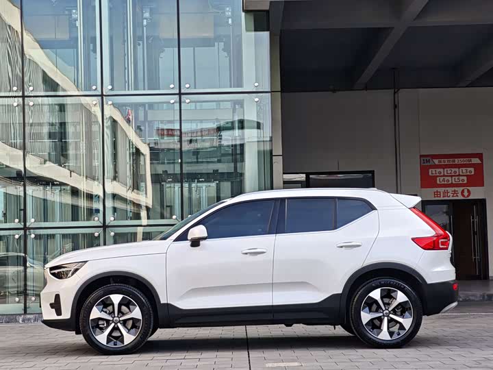 Volvo XC40 2024 2024款 B4 四驱智远豪华版