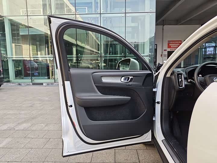 Volvo XC40 2024 2024款 B4 四驱智远豪华版