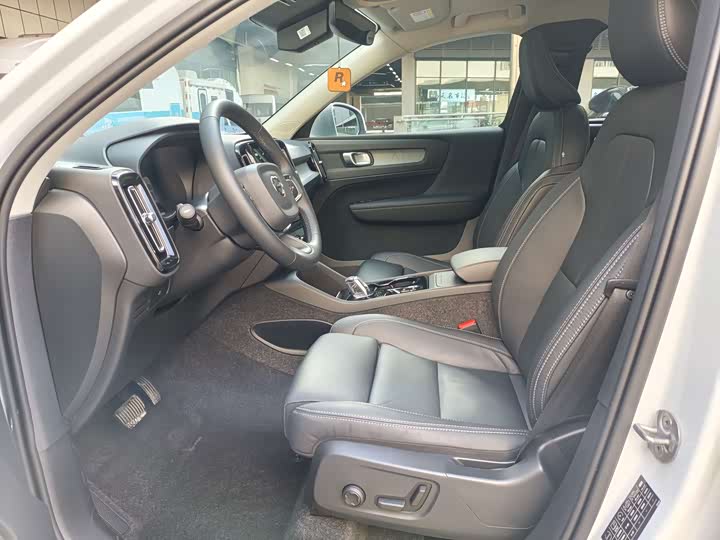 Volvo XC40 2024 2024款 B4 四驱智远豪华版