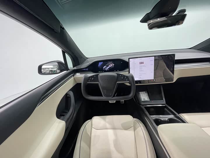Tesla Model X 2023 2023款 三电机全轮驱动 Plaid版