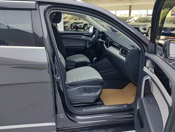 Volkswagen Tayron 2024 2024款 300TSI 两驱豪华Plus进阶版