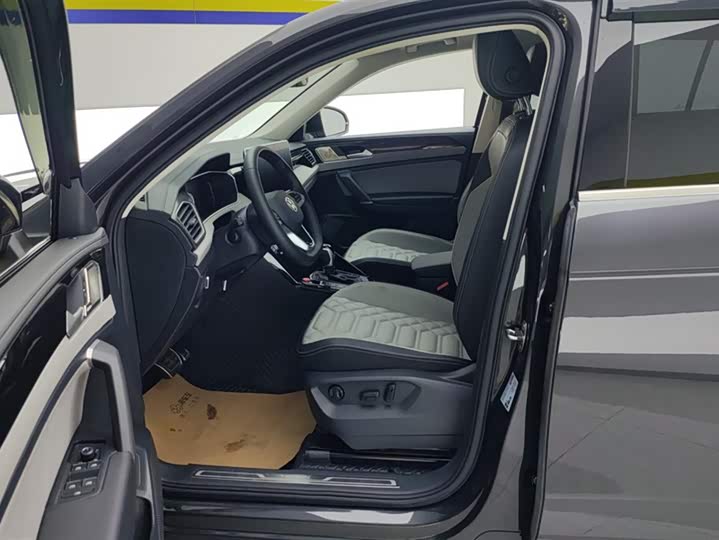 Volkswagen Tayron 2024 2024款 300TSI 两驱豪华Plus进阶版