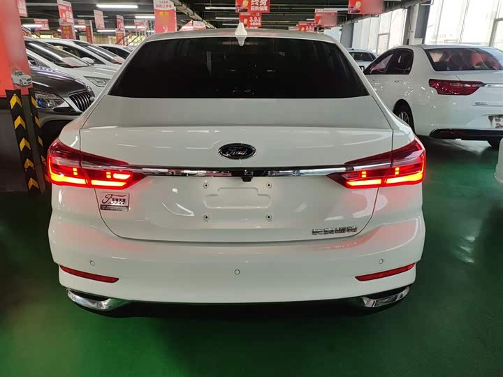 Ford Escort 2021 2021款 1.5L 自动钻石版