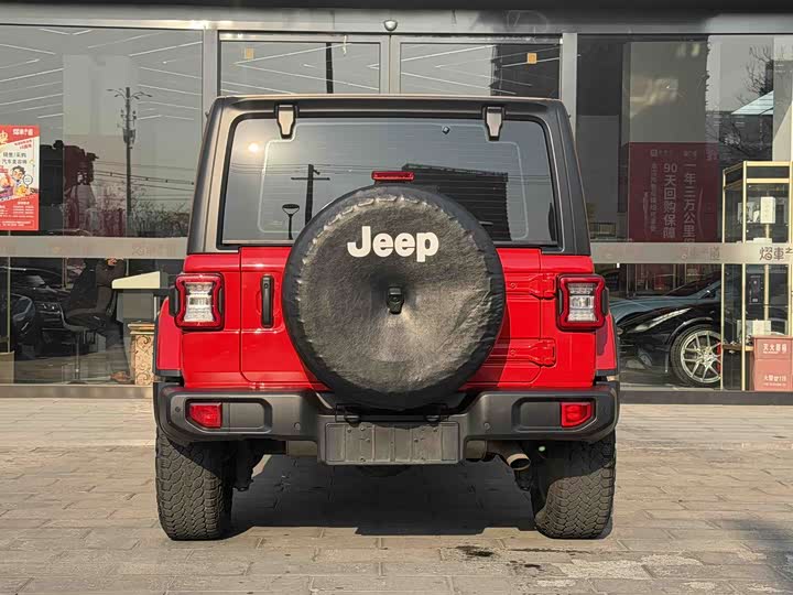 Jeep Wrangler 2024 2024款 2.0T 撒哈拉四门版
