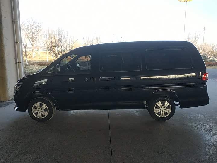 Dongfeng Forthing Lingzhi M5 2023 2023款 M5L 1.6L 基本型 5座