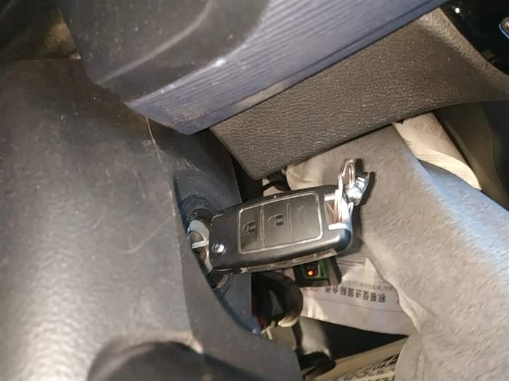 Dongfeng Forthing Lingzhi M5 2023 2023款 M5L 1.6L 基本型 5座