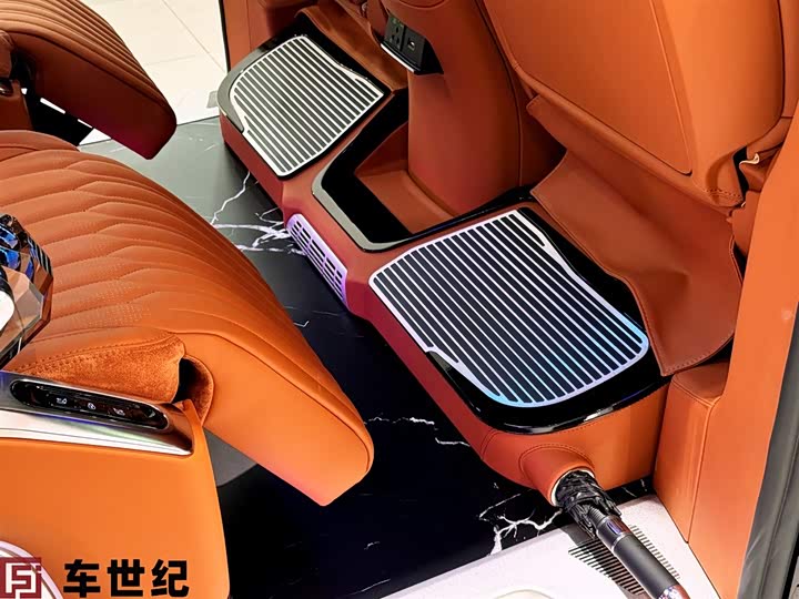 Mercedes-Benz Vito 2024 2024款 2.0T 商务版 7座