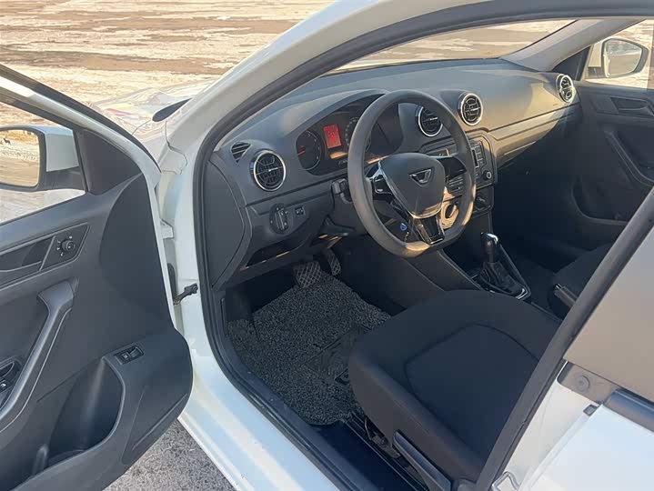 Jetta VA3 2021 2021款 1.5L 自动向上人生版