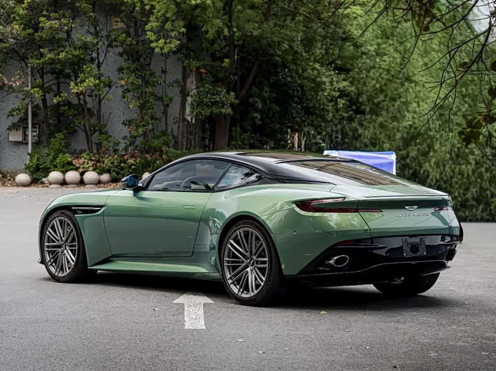 Aston Martin DB12 2025 2025款 4.0T V8 Coupe