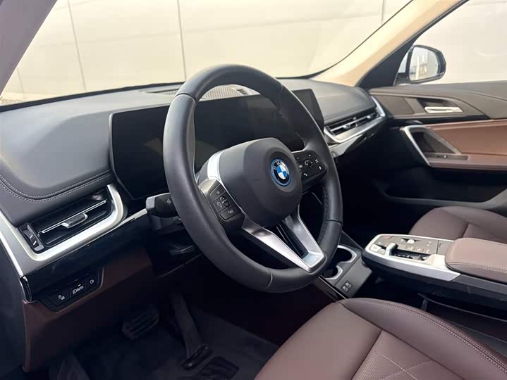 BMW iX1 2025 2025款 eDrive25L X设计套装