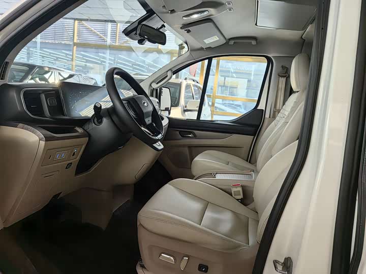 Ford Tourneo 2023 2023款 2.0T 自动致享版
