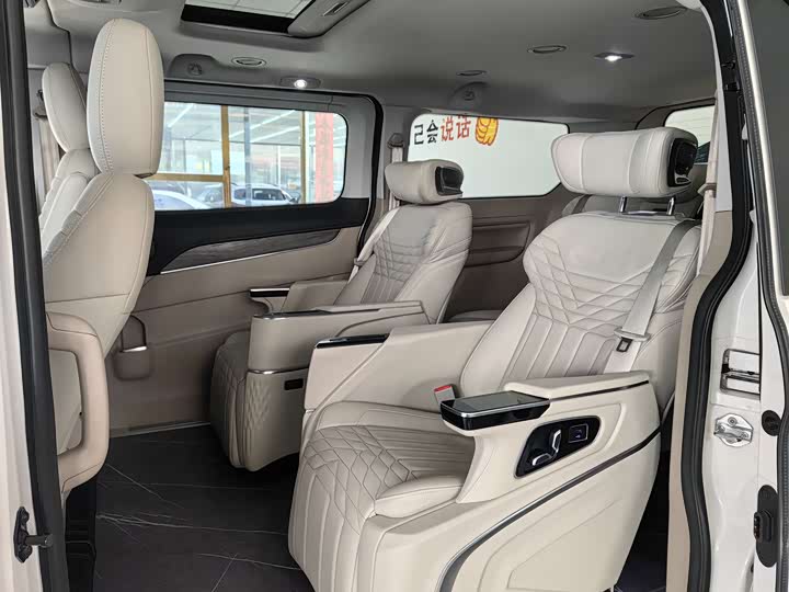 Ford Tourneo 2023 2023款 2.0T 自动致享版
