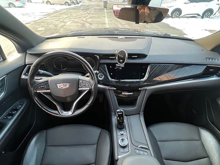 Cadillac XT6 2022 2022款 2.0T 六座四驱豪华型标准版