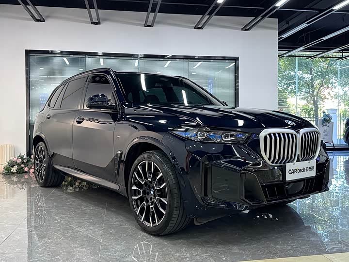 BMW X5 2023 2023款 xDrive 40Li M运动曜夜套装