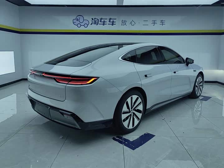 Geely Galaxy E8 2024 2024款 550km 后驱MAX