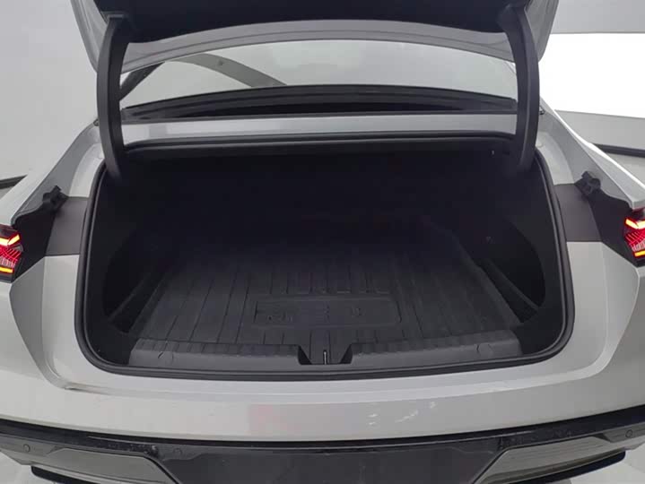 Geely Galaxy E8 2024 2024款 550km 后驱MAX