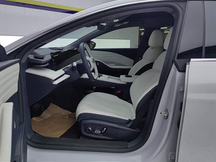 Geely Galaxy E8 2024 2024款 550km 后驱MAX