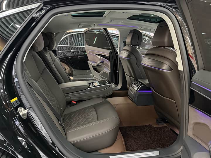 Audi A8 2025 2025款 A8L 50 TFSI quattro 臻选型