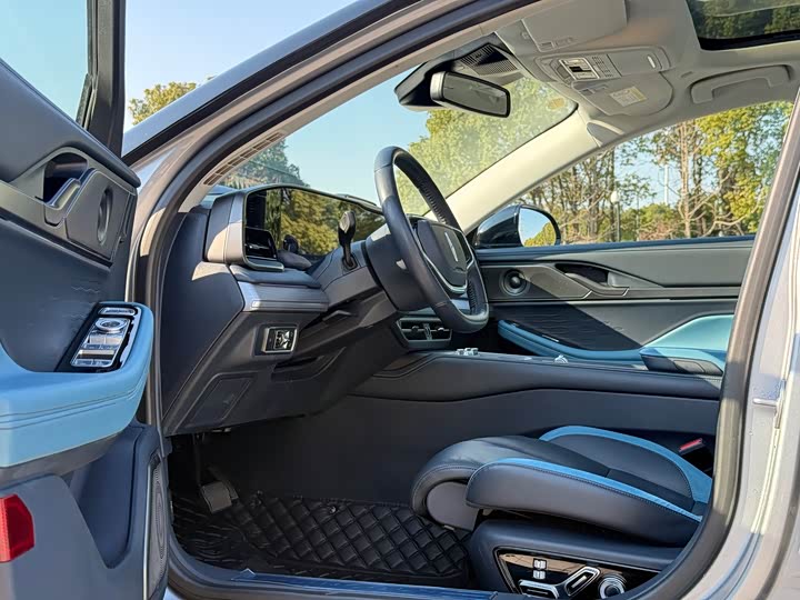 Lincoln Z (Zephyr) 2024 2024款 2.0T 两驱尊耀混动版