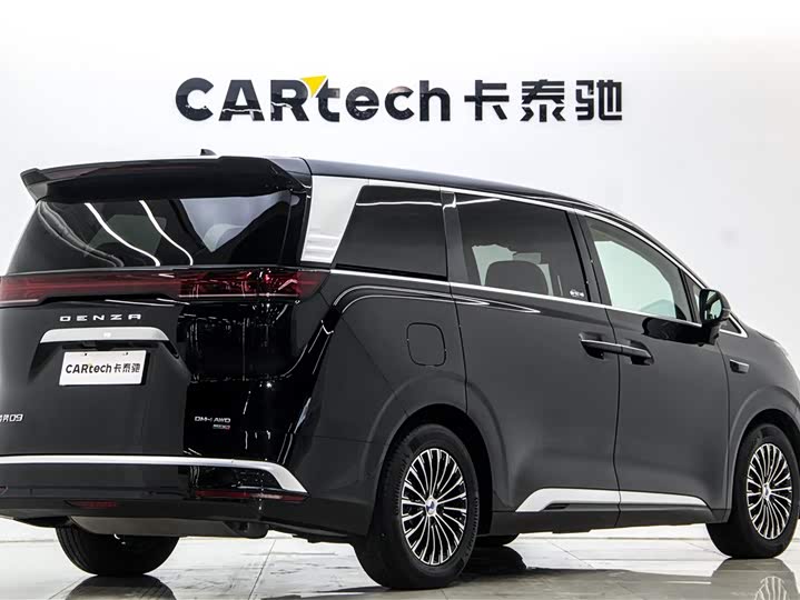 Denza D9 2025 2025款 DM-i 智驾版 1020 四驱旗舰型