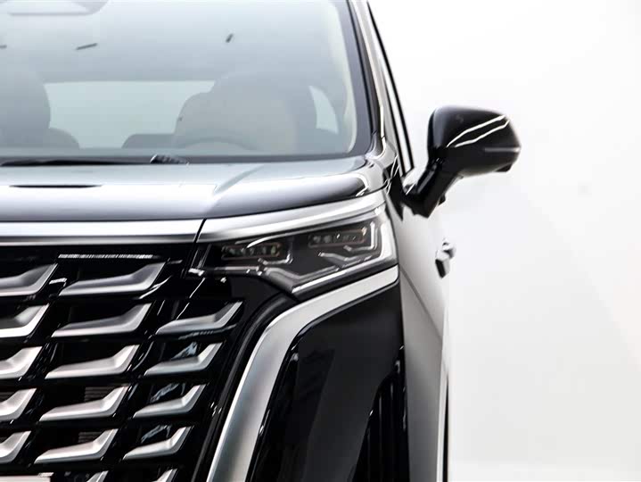 Denza D9 2025 2025款 DM-i 智驾版 1020 四驱旗舰型