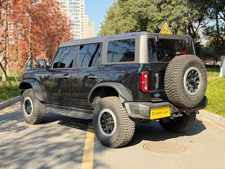 Ford Bronco 2024 2024款 2.3T 荒地