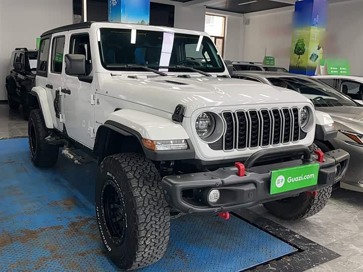 Jeep Wrangler 2024 2024款 2.0T 撒哈拉四门版