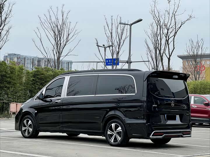 Mercedes-Benz Vito 2024 2024款 2.0T 精英版 7座