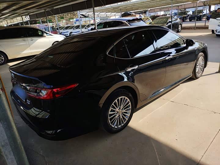 Toyota Camry 2024 2024款 双擎 2.0HG 尊贵版