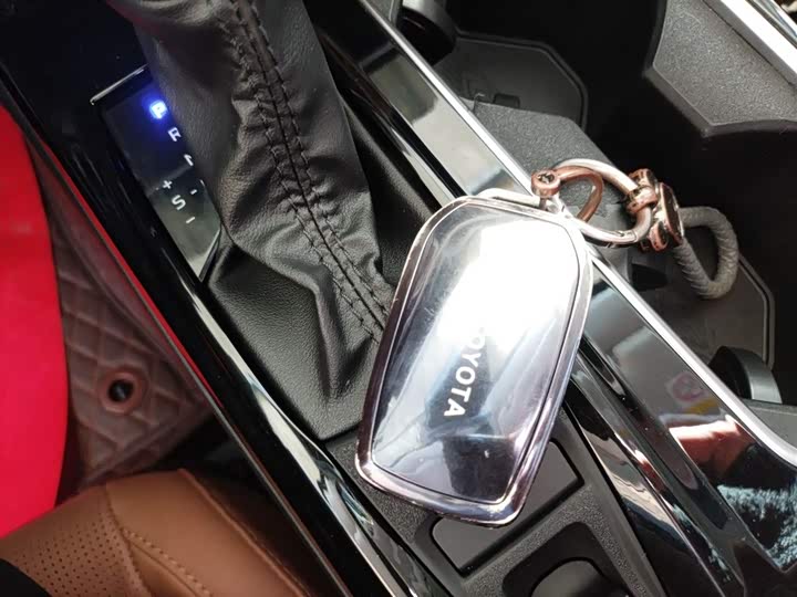 Toyota Camry 2024 2024款 双擎 2.0HG 尊贵版