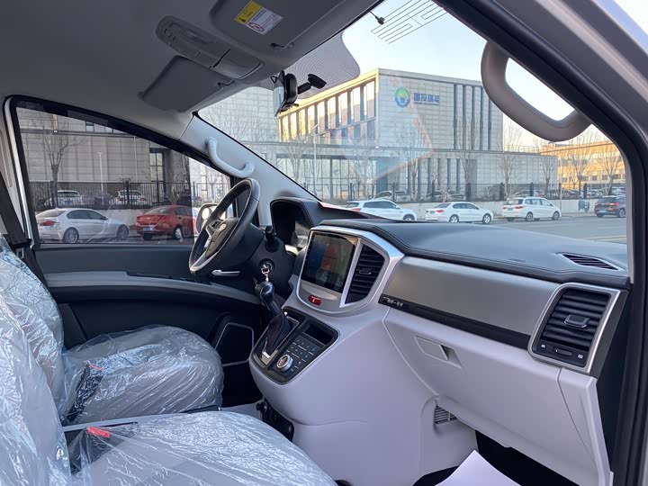 JAC Refine M4 2022 2022款 2.0TGDI 自动商旅版