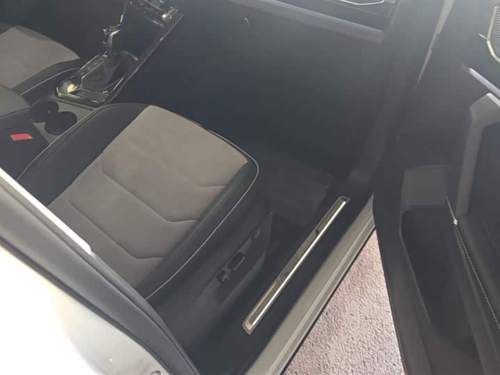 Volkswagen Tayron X 2020 2020款 330TSI 两驱旗舰智联版