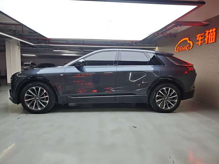 Cadillac Lyriq 2022 2022款 四驱高性能尊贵版