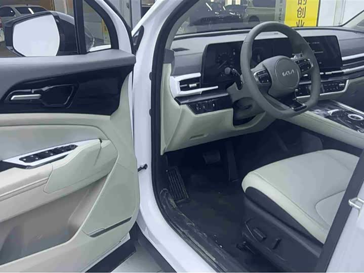 Kia Sportage 2023 2023款 1.5T 两驱尊贵版