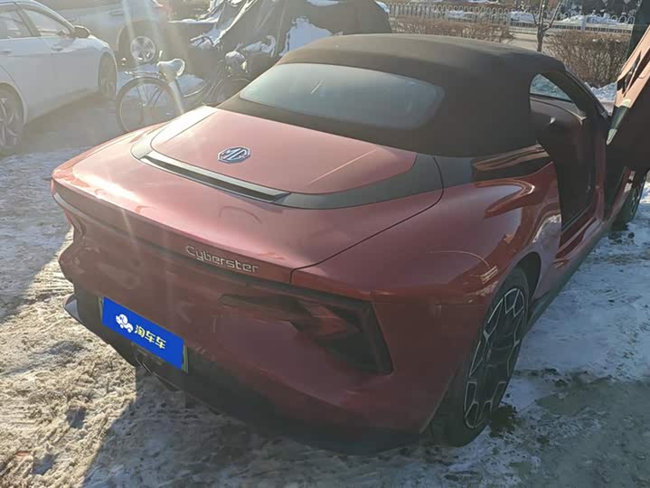 MG Motor Cyberster 2024 2024款 501km 魅力心动版