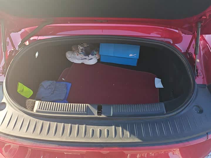 MG Motor Cyberster 2024 2024款 501km 魅力心动版