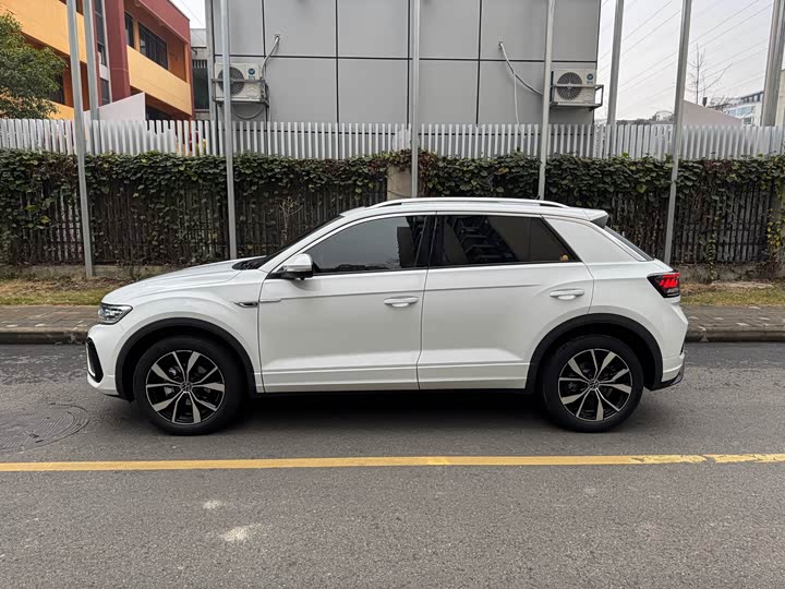 Volkswagen T-Roc 2025 2025款 300TSI DSG两驱辰光版