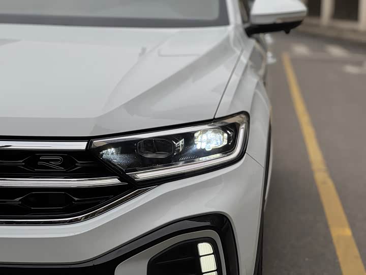 Volkswagen T-Roc 2025 2025款 300TSI DSG两驱辰光版