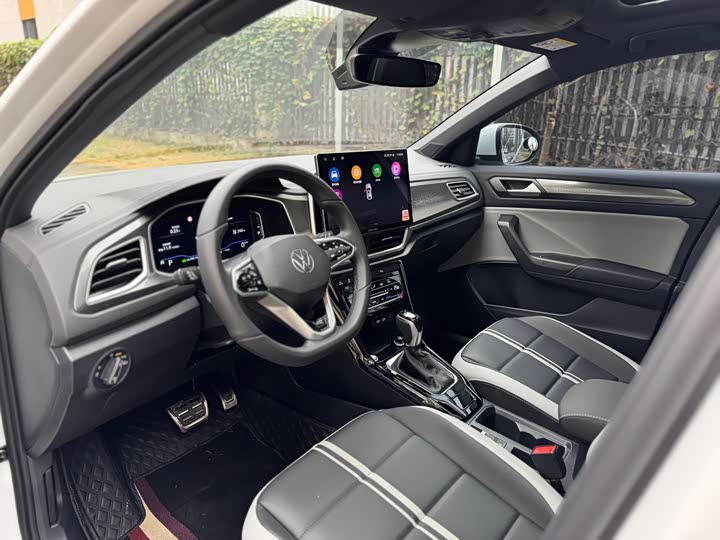 Volkswagen T-Roc 2025 2025款 300TSI DSG两驱辰光版