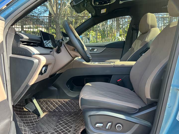 Chery Tiggo 8 Plus C-DM 2025 2025款 1.5T 116km 尊贵型 5座