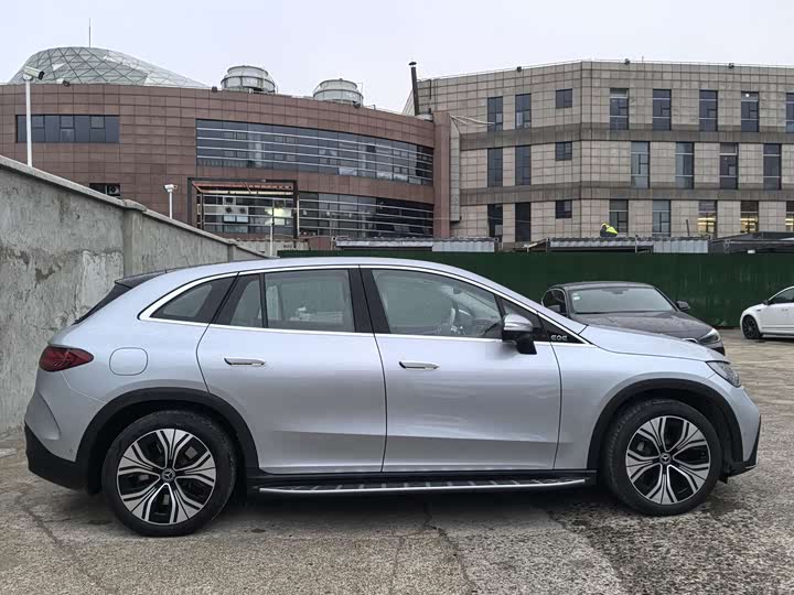 Mercedes-Benz EQE SUV 2023 2023款 350 4MATIC 豪华版