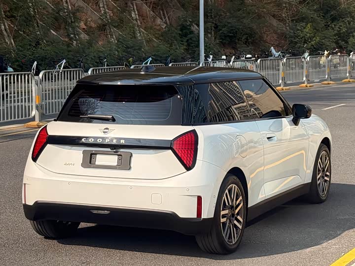 Mini Cooper 2025 2025款 456km COOPER E 经典派