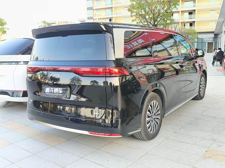 BYD Xia 2025 2025款 DM-i 1.5T 180km 卓越型