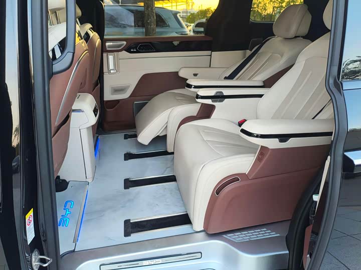 BYD Xia 2025 2025款 DM-i 1.5T 180km 卓越型