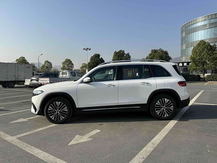 2025 Mercedes-Benz EQB