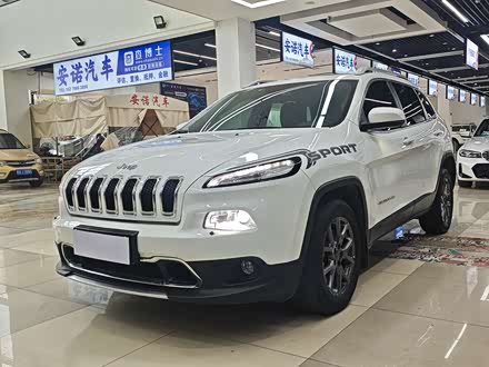 Jeep Cherokee 2020 2020款 2.0L 两驱经典运动版
